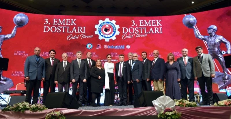 ‘Emek Dostu’ akademisyene anlamlı ödül
