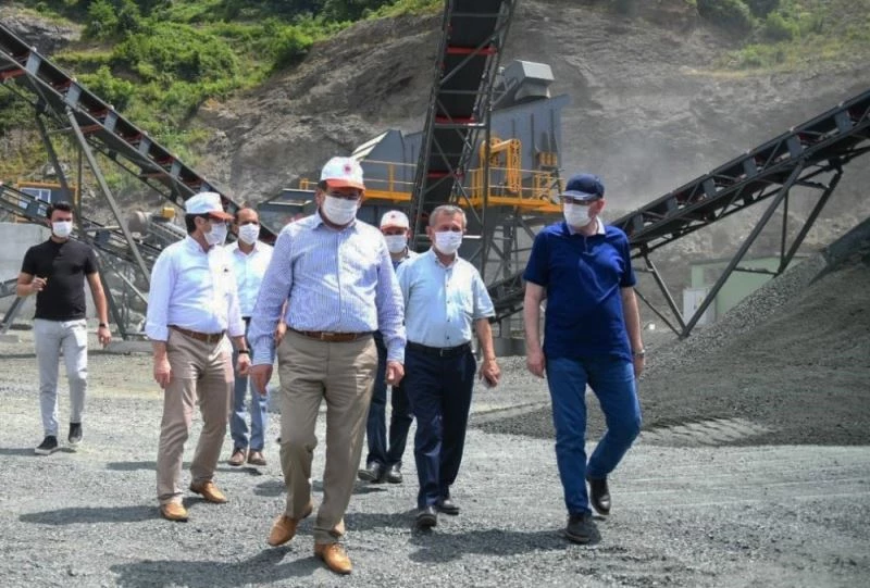 Başkan Demir ilçe ilçe hizmetleri yerinde inceliyor
