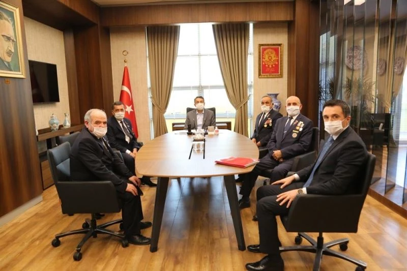 Şehit ve gazi derneklerinden tebrik ziyareti
