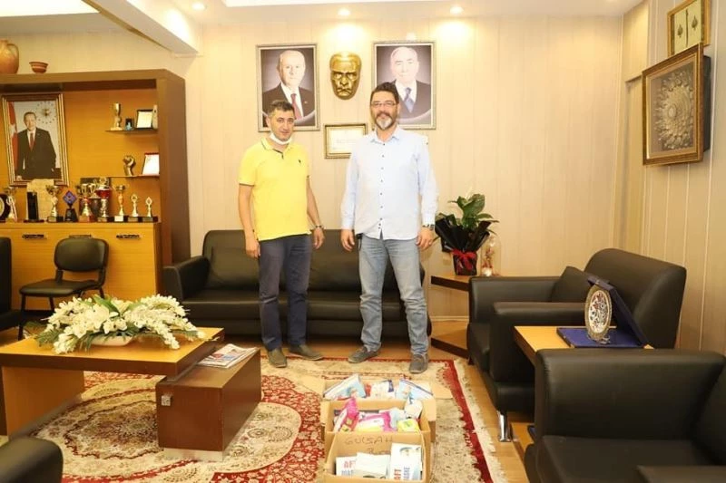 Gurbetteki mezun öğrencilerden  sağlık dolabı desteği
