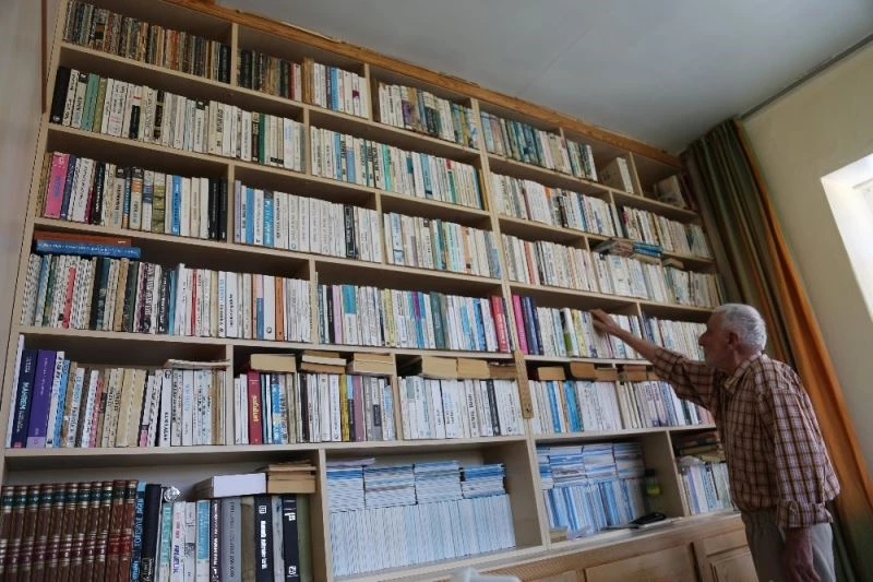 Servet dedenin hayat arkadaşı kitapları oldu
