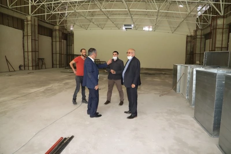 Ardahanlı İş Adamı Samancı’dan Ardahan Üniversitesine ziyaret
