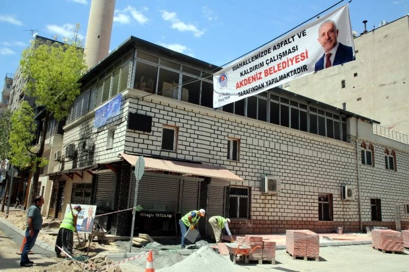 Hasırcı Cami etrafındaki kaldırımlar yenilendi
