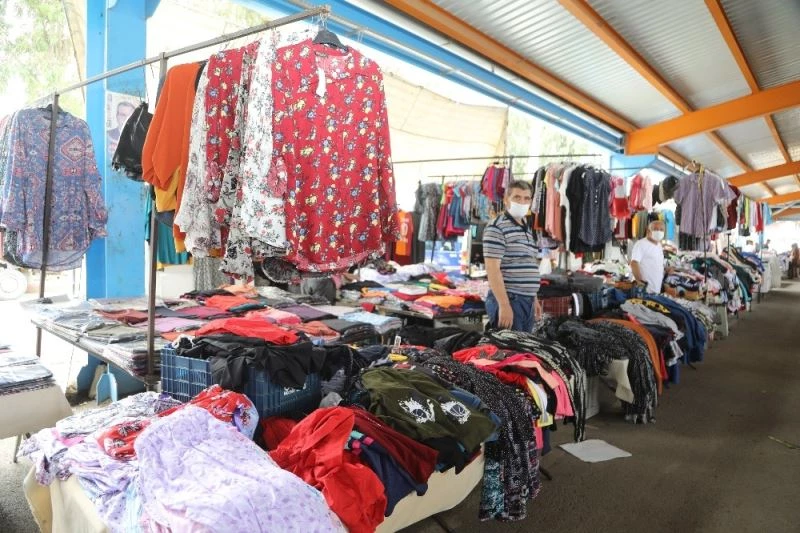 Yüreğir’de sosyete pazarları açıldı
