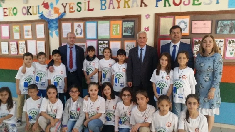 Eko Okul Yeşil Bayrak Projesi ile farkındalık sağlamayı hedefliyorlar
