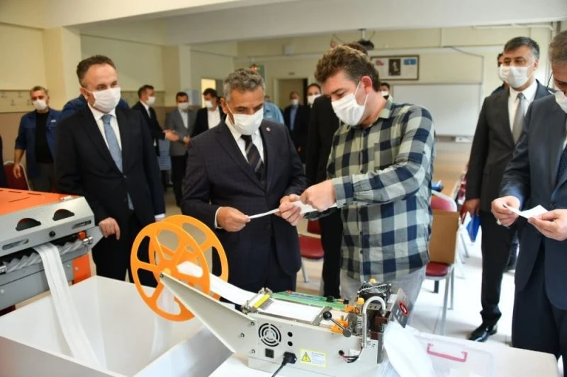 Vali Kaymak’dan üreten meslek liselerine tam not
