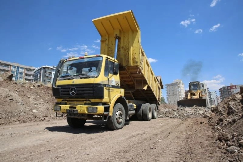 Doğukent’te yeni yollar kazandırılıyor
