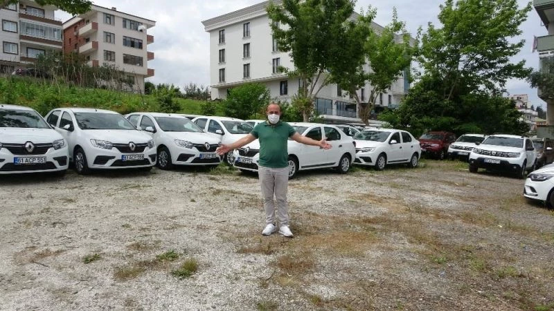 Körfez ülkelerinden gelen turistler olmayınca kiralık araçlar elde kaldı
