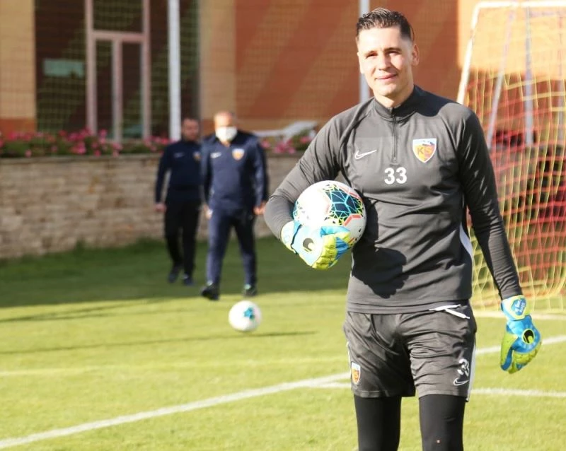 Silviu Lung kalesini gole kapattı
