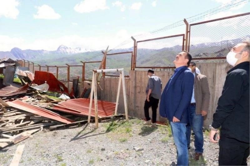 Hakkari’de fırtınada zarar görenlere ödeme yapıldı
