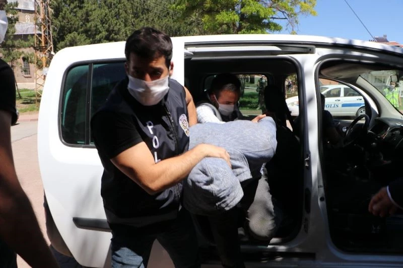 3 yaşındaki çocuğu ağladığı için öldürmüş
