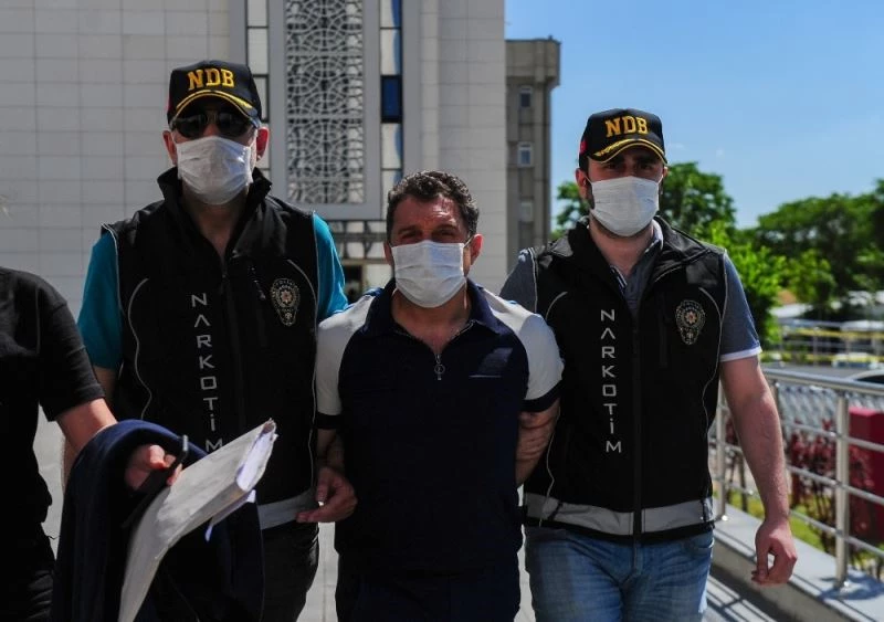 Bataklık Operasyonu kapsamında Ankara Emniyet Müdürlüğüne getirilen Nejat Daş’a, suçlamalar hakkında ne düşünüldüğü soruldu. Nejat Daş, “Neden burada olduğumu bilmiyorum” dedi.
