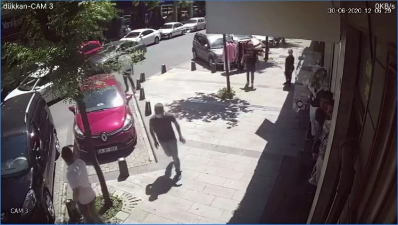 (Özel) Sokak ortasında milyonluk kapkaça esnaf müdahalesi
