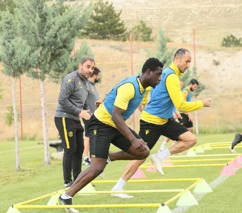 Karaman futbolcularına nefes aldırmıyor
