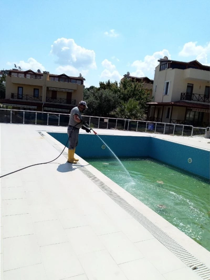 Burhaniye’de sivrisinekle mücadele sürüyor
