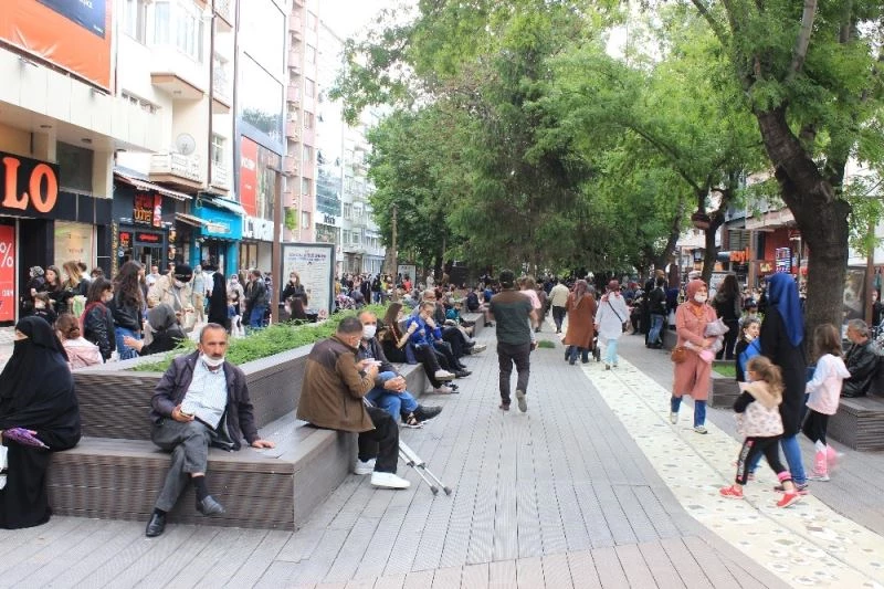 Hamamyolu eski canlılığına geri kavuşuyor
