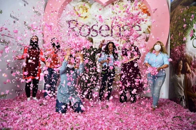 Yeni trend gül havuzlarına fotoğraf turu
