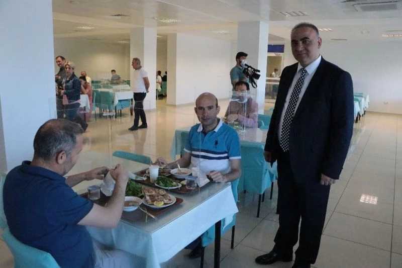 SGK İl Müdürlüğü’nde sosyal mesafeli yemekhane
