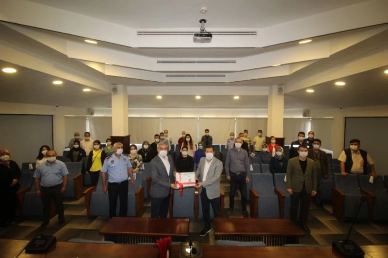 Sındırgılı çocuklardan Yavaş’a doğum günü pastası
