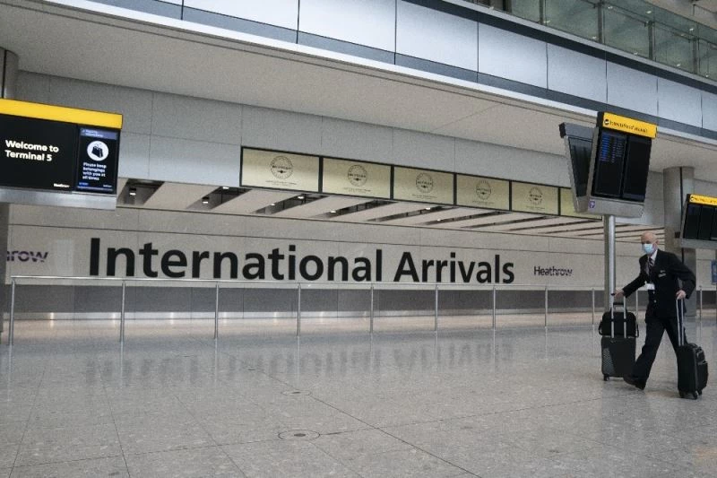 İngiltere’de yurt dışından gelenlere 14 gün karantina uygulanacak
