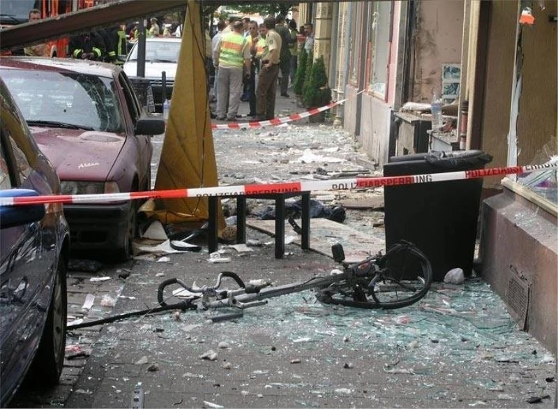 Almanya’da Keup Caddesi’ndeki çivili bomba saldırısının 16. yıl dönümünde anma töreni
