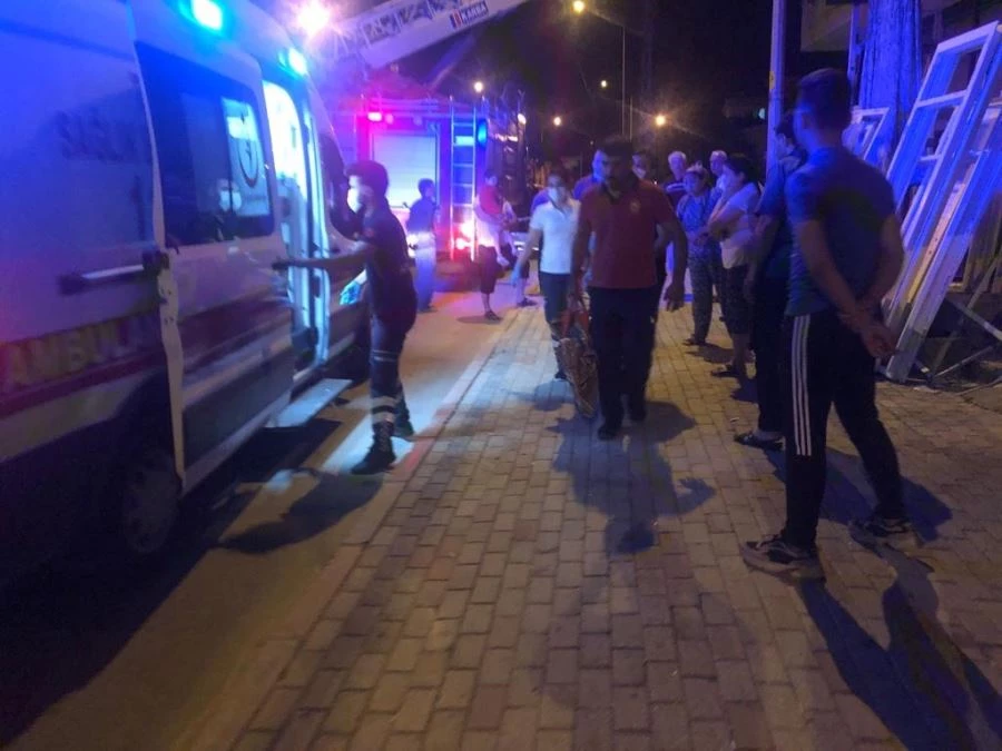 iNTİHAR GİRİSİMİNDE BULUNAN GENÇ KIZI İTFAİYE VE POLİS KURTARDI