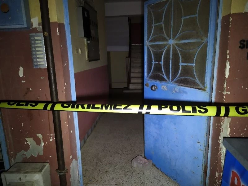 Arnavutköy’de binaya sıkılan ilaçtan 1’i hamile 10 kişi zehirlendi
