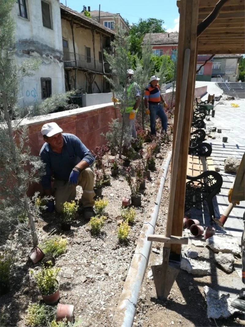 Vahap Küçük’ün adı meydanda yaşayacak
