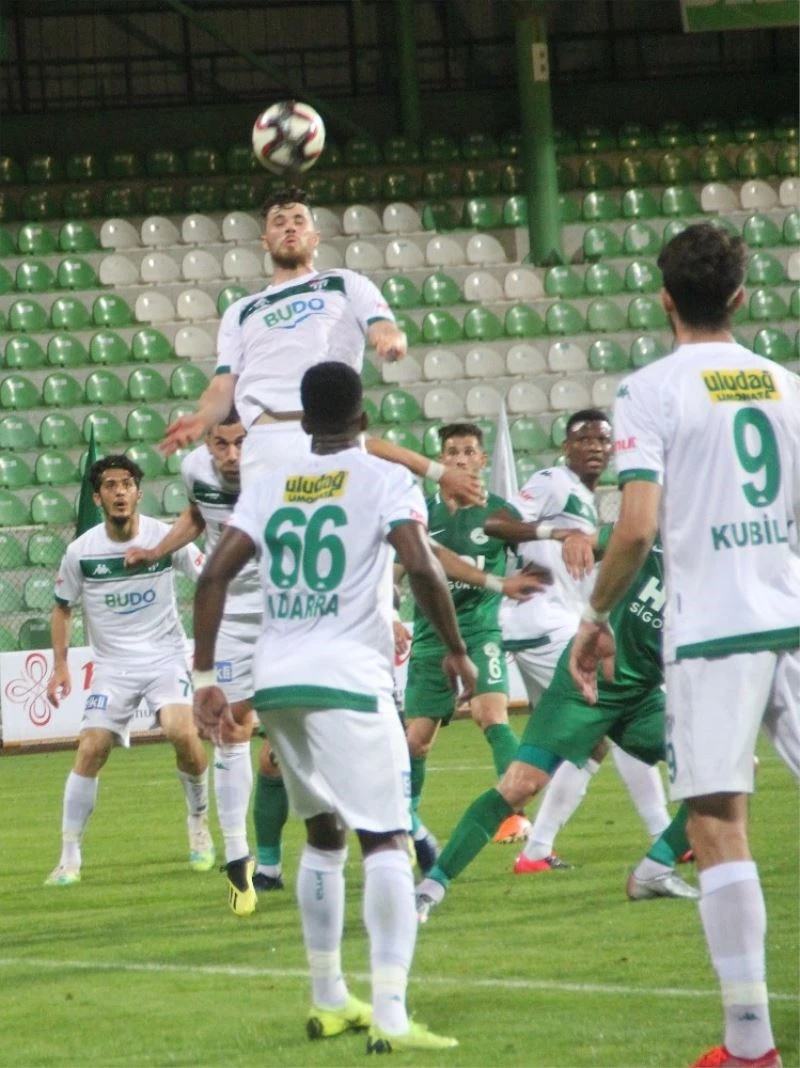 Bursaspor Süper Lig iddiasını kuvvetlendirdi
