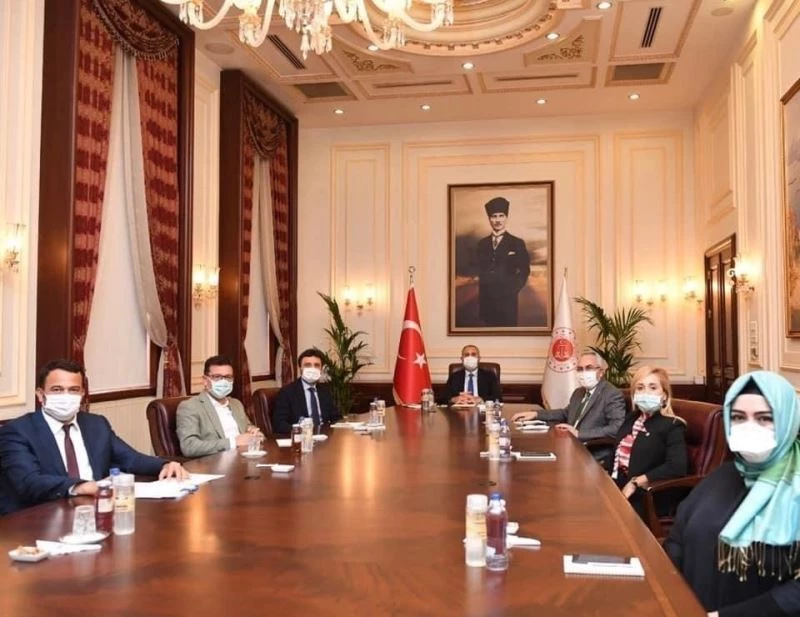 Başkan Ulutaş, Ankara’dan Kaş’a müjdelerle döndü
