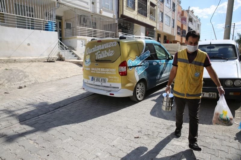 Aşlar ihtiyaç sahipleri için pişiyor
