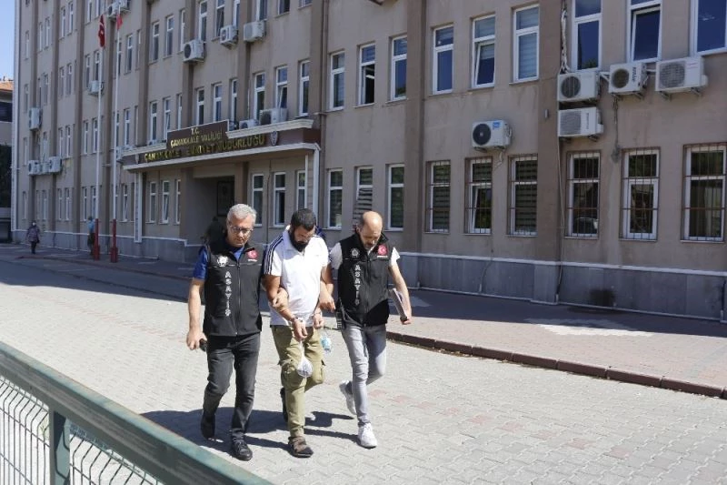 Evlilik bahanesiyle bekar erkekleri tuzağına düşüren çete çökertildi
