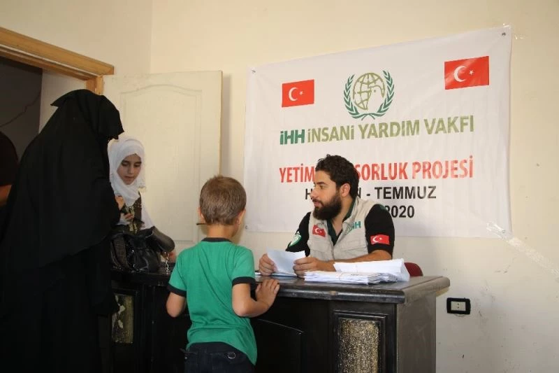 Suriye’deki savaş mağduru yetimlere destek
