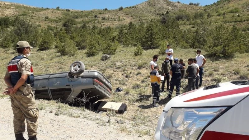 Kaçırdıkları araba ile kaza yaptılar
