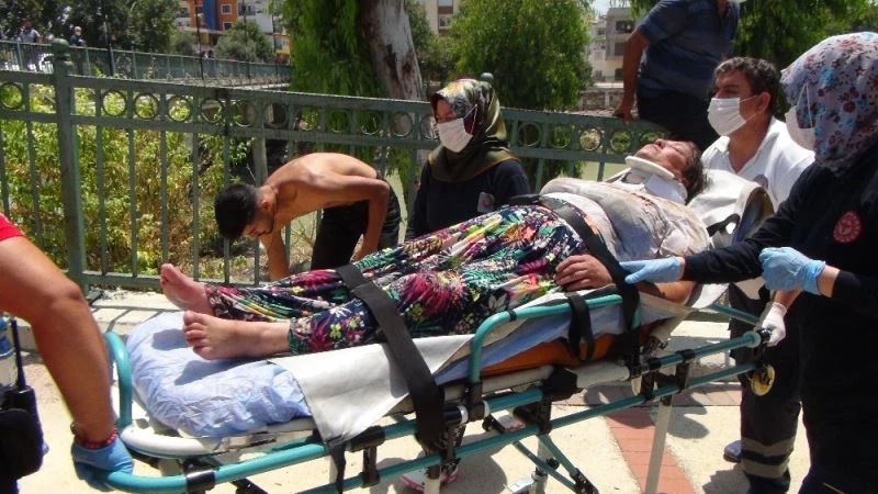 Ölmek isteyen kadını ırmağa atlayıp kurtardı
