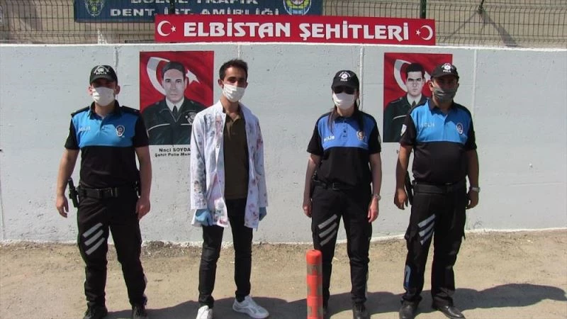 Şehit polislerin resimleri Bölge Trafik Denetleme İstasyon Amirliğinin duvarına çizildi