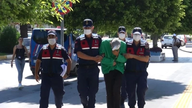 2 üniversite mezunu uyuşturucu tacirinin evine giren jandarma gördüklerine inanamadı
