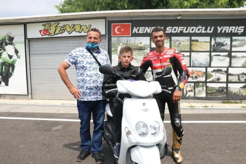 Küçük Ramazan’ın hayalini Kenan Sofuoğlu gerçeğe dönüştürdü
