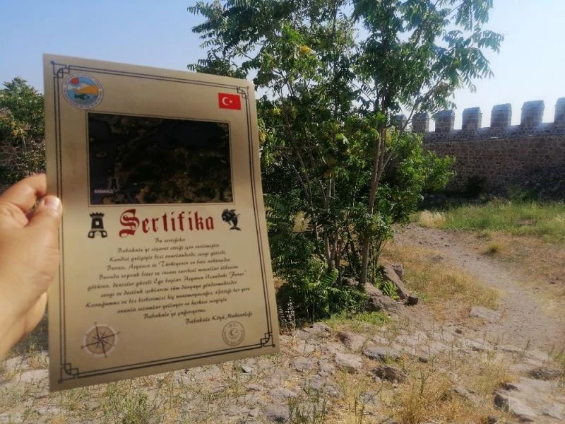 Bu köye gelenlere sertifikalı uğurlama yapılıyor
