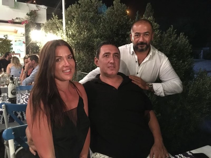 Ünlü oyuncu Celil Nalçakan sesiyle mest etti
