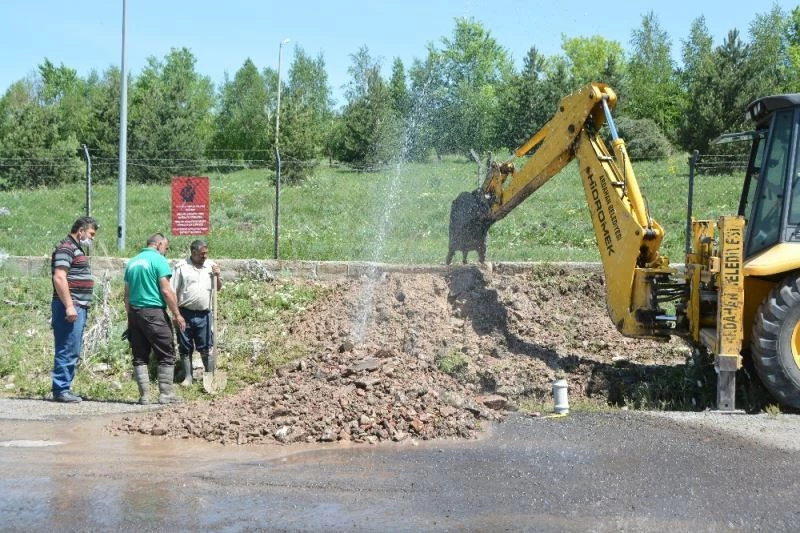Ardahan Belediyesi su ve kanalizasyon işlerinde sorunları tek tek çözüyor
