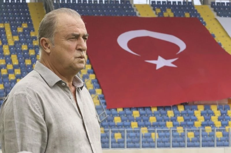Fatih Terim: “Benim takımlarım kaybedebilir ama vazgeçmez, vazgeçtiğini görüyorum”
