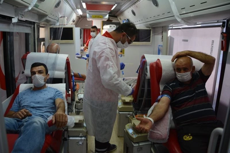 5 Günde 437 ünite kan bağışı
