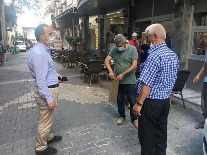 Kılınç, Harıkçı Caddesi esnafıyla bir araya geldi
