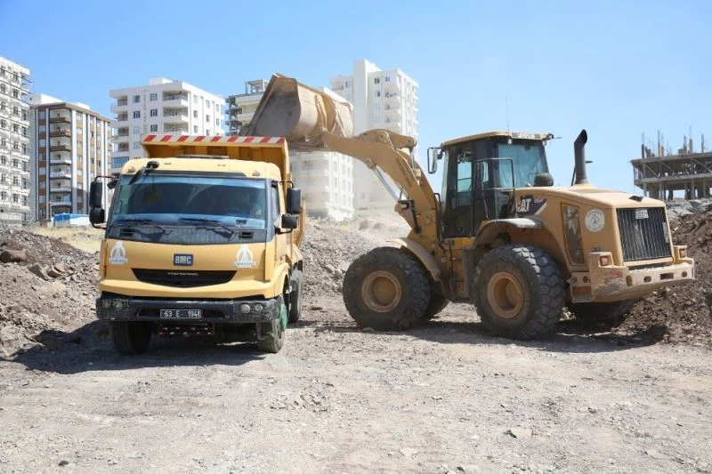 Karaköprü  Doğukent’te yol seferberliği
