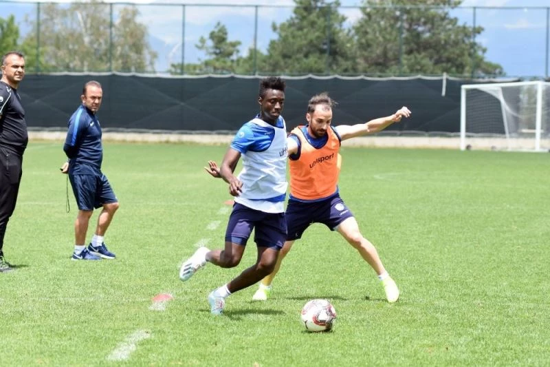 Dadaşlar hız kesmeden hazırlıklara başladı
