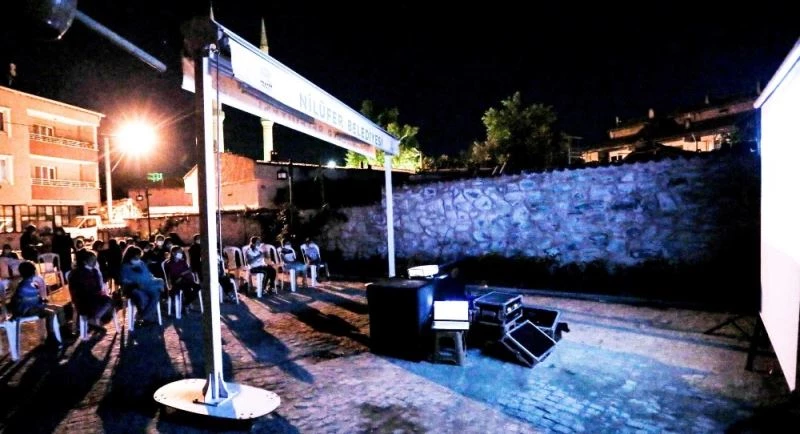 Nilüfer kırsalında kadınlara film gösterimleri başladı
