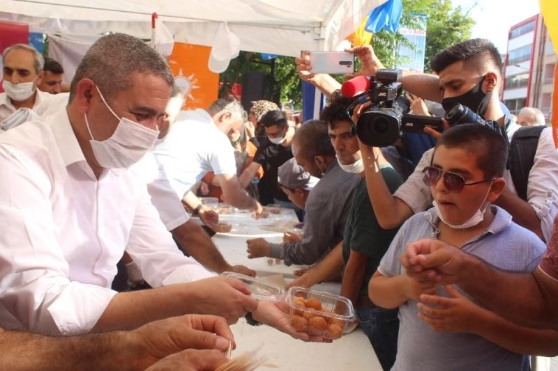Ayasofya’nın ibadete açılması lokma dağıtılarak kutlandı
