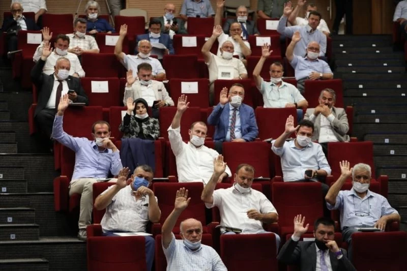 Sakarya’da belediyelerin etkinliklerinde havai fişek kullanılmayacak
