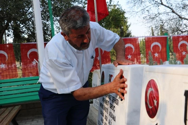 Şehit ikizlerin babasından duygulandıran ziyaret
